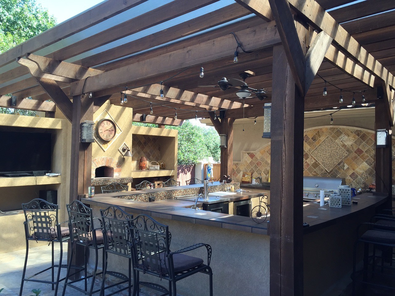 outdoor-kitchen